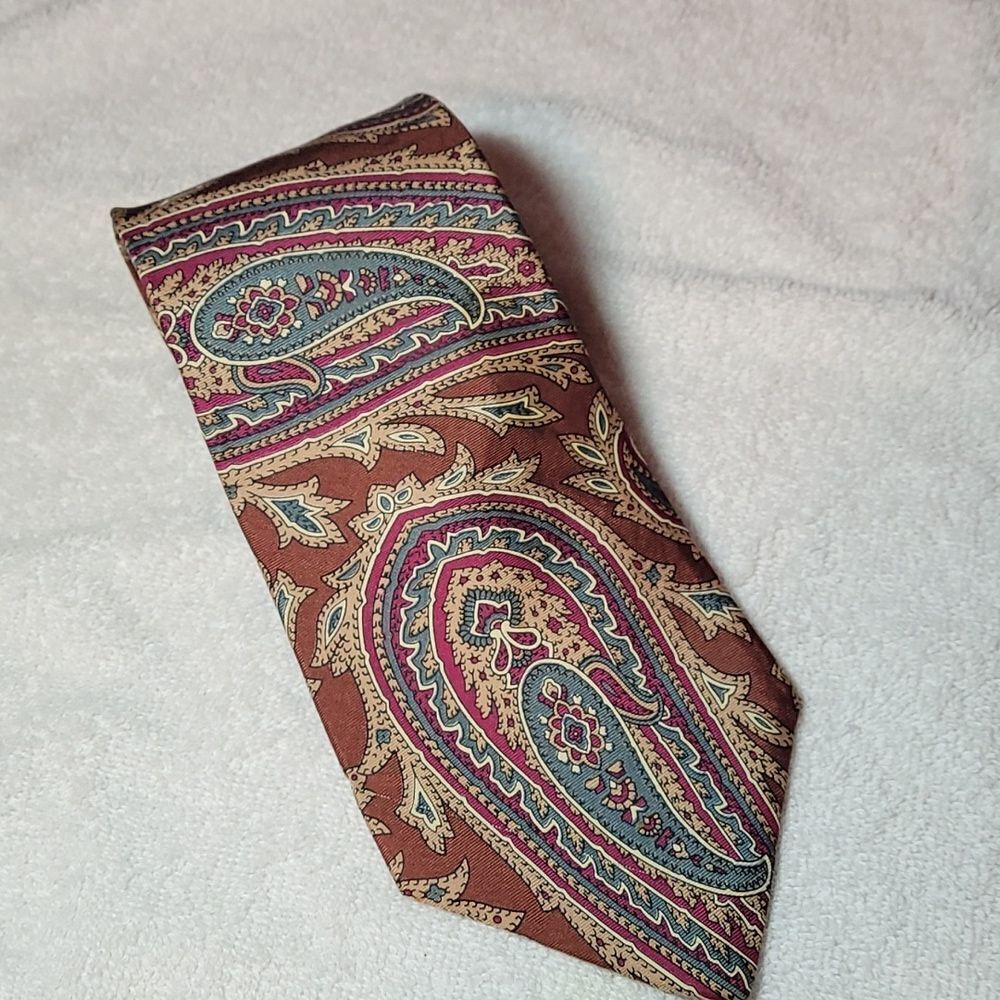 Vintage Royal Club all silk Neck tie